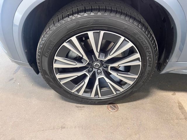 2022 Volvo XC90 T6 Momentum