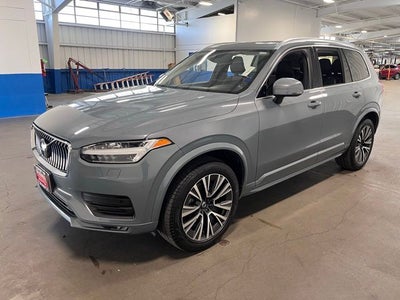 2022 Volvo XC90 T6 Momentum