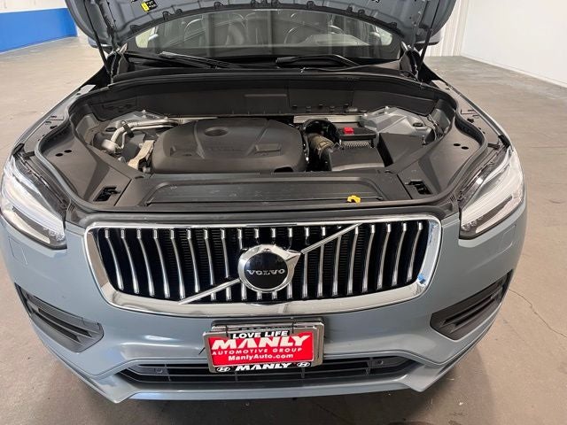 2022 Volvo XC90 T6 Momentum