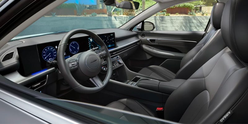 Sonata Hybrid steering wheel and dashboard view